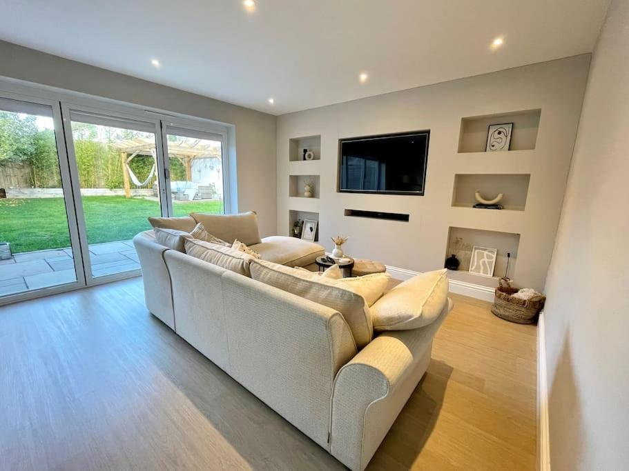 Modern, Central Bungalow With Large Garden Bournemouth Exterior foto